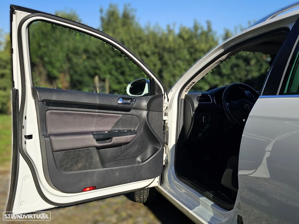 VW Golf Variant 1.6 TDi Confortline - 21