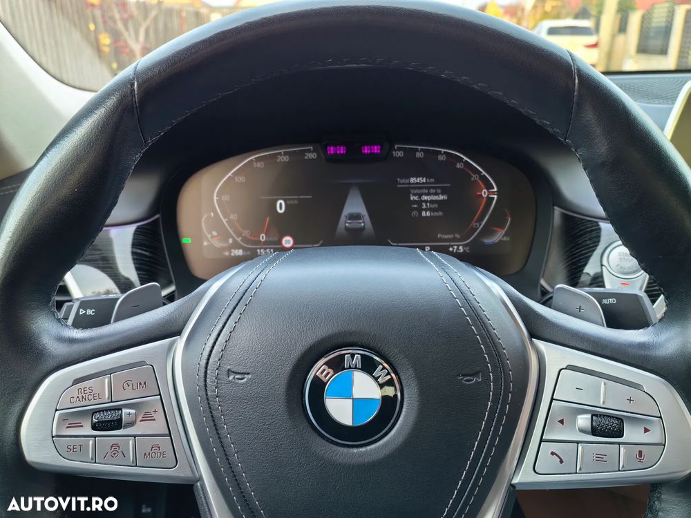 BMW Seria 7 750i xDrive - 10
