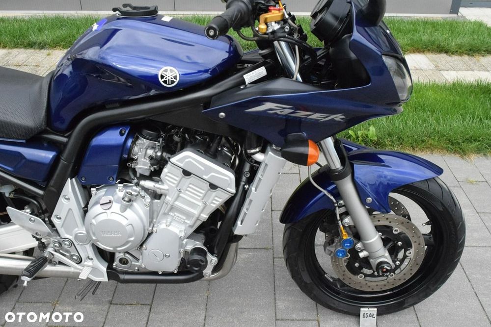 Yamaha FZS - 8