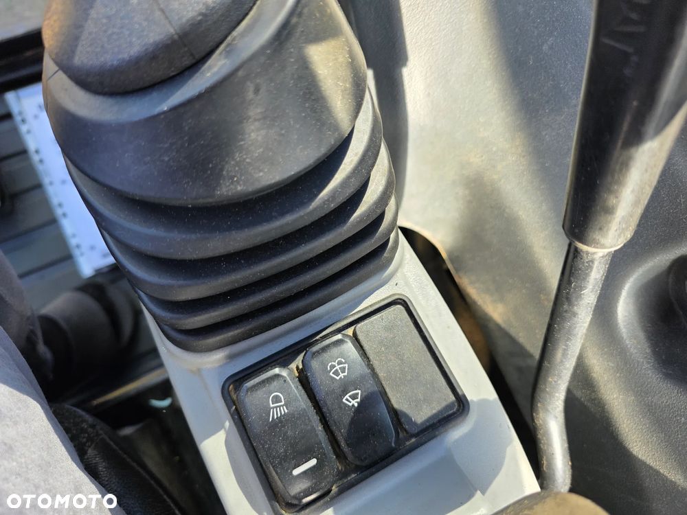 Caterpillar 305 - 33