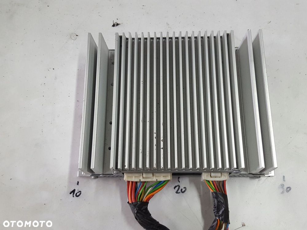 HYUNDAI ix35 10-15r WZMACNIACZ AUDIO 963702S301 - 1