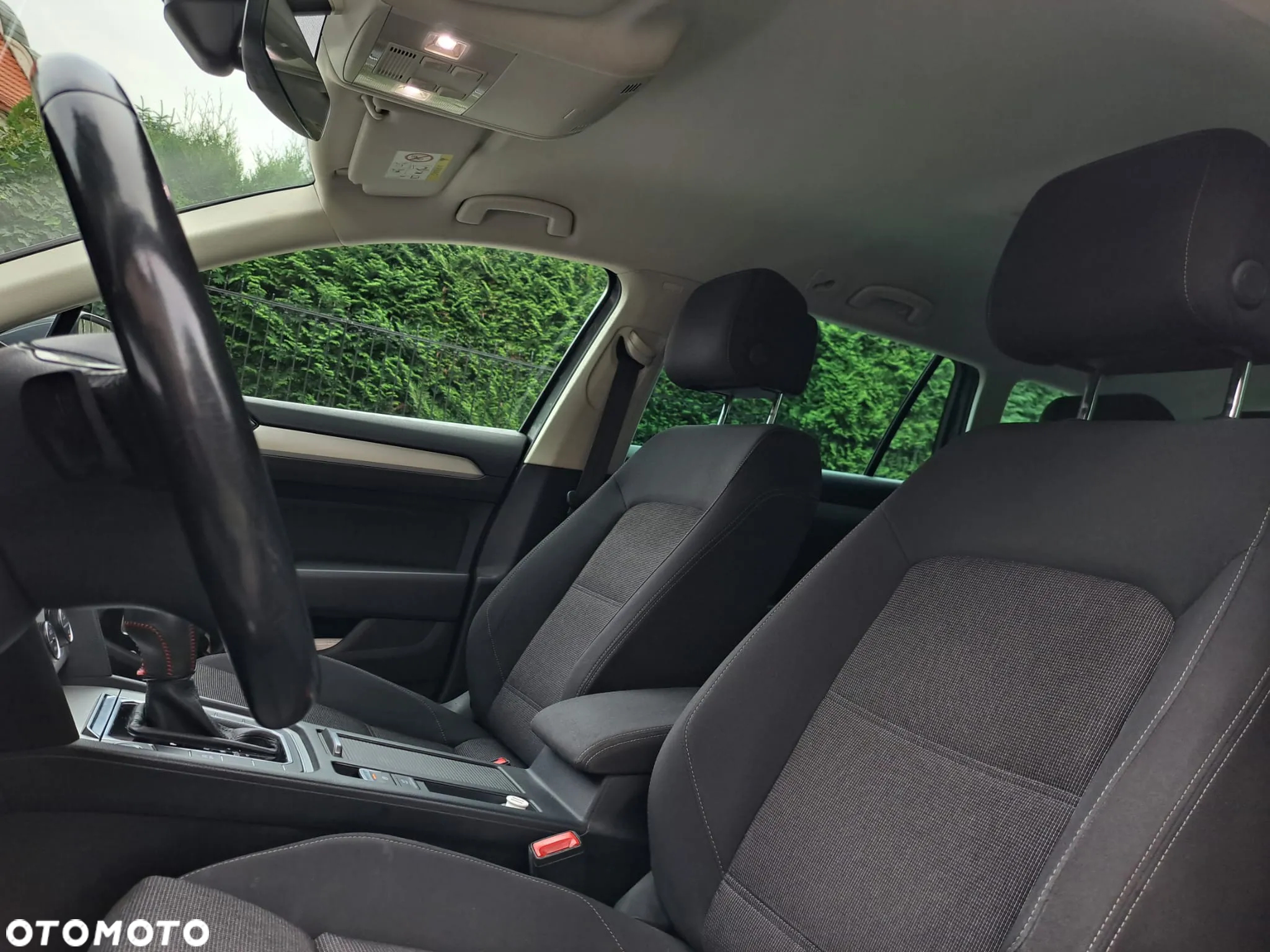 Volkswagen Passat Variant 1.6 TDI SCR DSG Business - 8