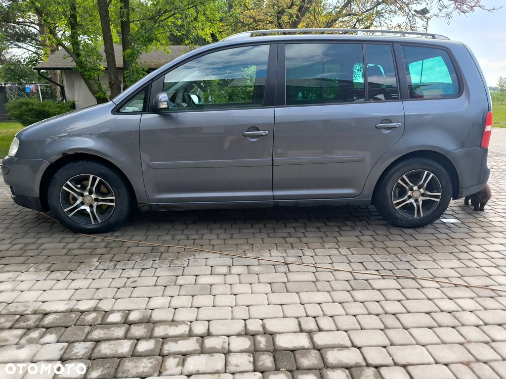 Volkswagen Touran 2.0 TDI Highline - 10