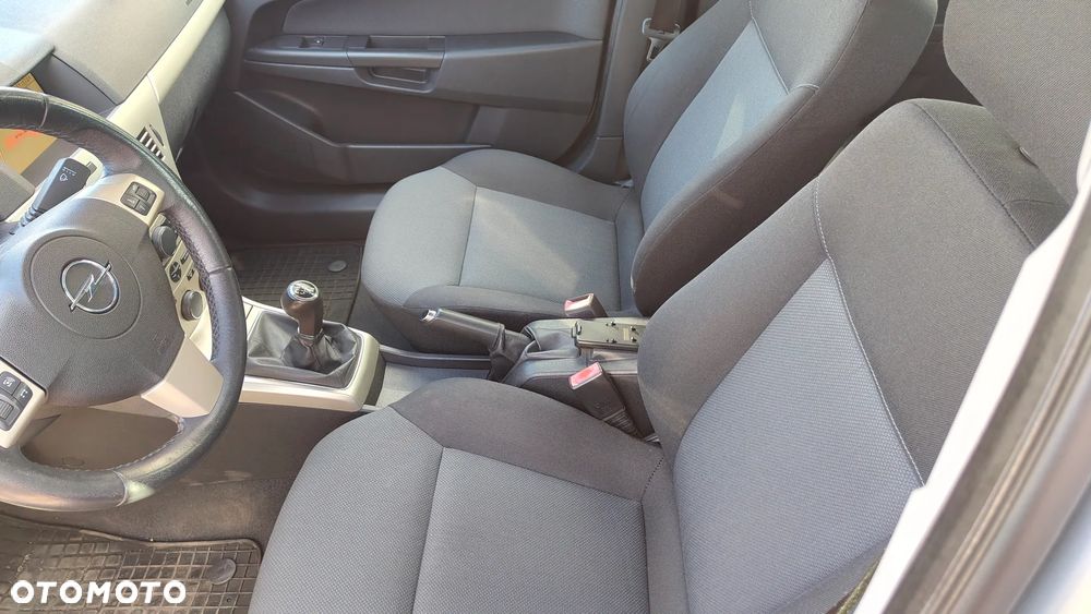 Opel Astra 1.9 CDTI DPF NAVI - 5