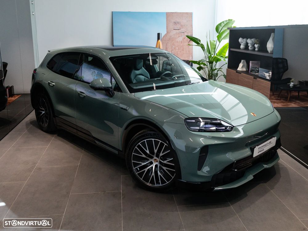 Porsche Cayenne Electric - 7