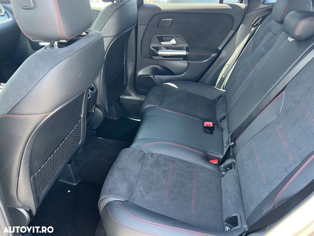 Mercedes-Benz GLA 220 4MATIC MHEV - 15