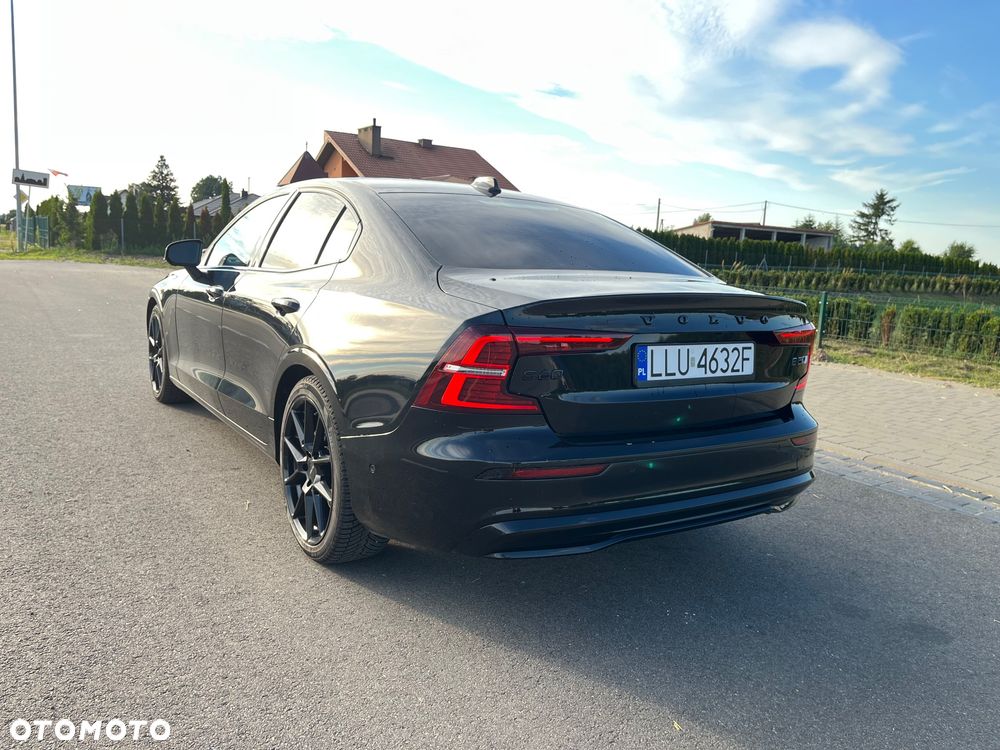 Volvo S60 B5 B AWD Plus Dark - 3