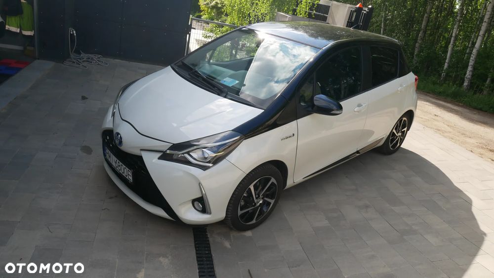 Toyota Yaris Hybrid 100 Selection Platinum - 10