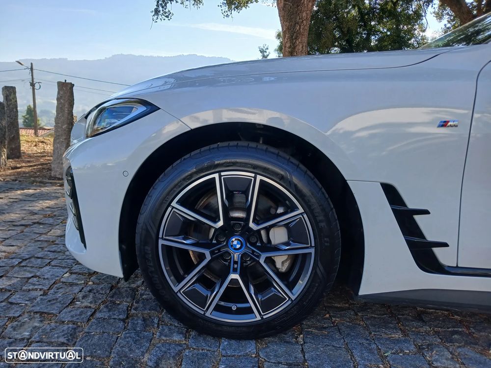 BMW i4 eDrive35 Pack Desportivo M - 24