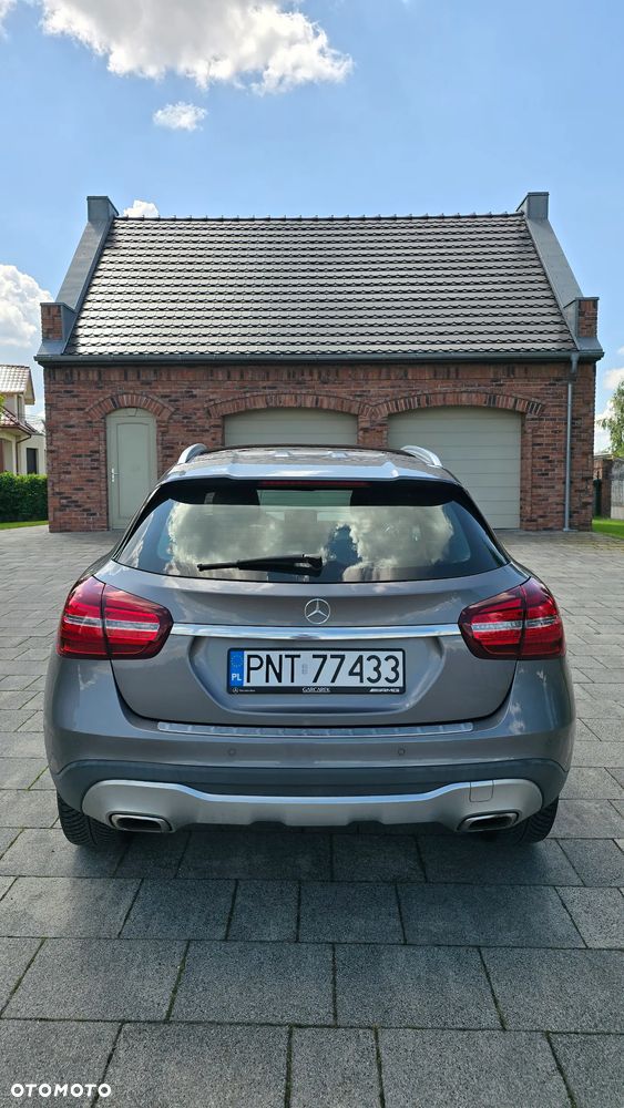 Mercedes-Benz GLA 220 4-Matic - 5