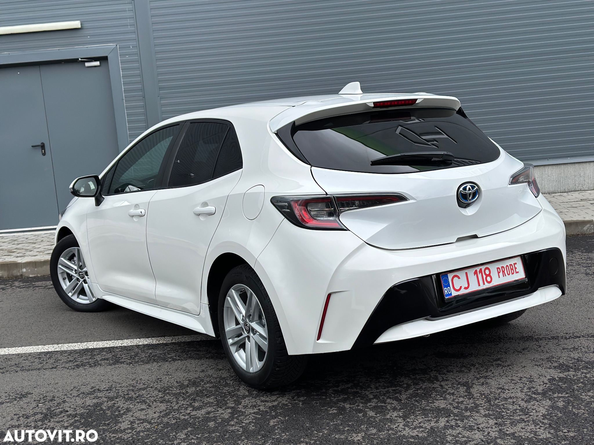 Toyota Corolla Sedan 1.8 HSD Dynamic - 13