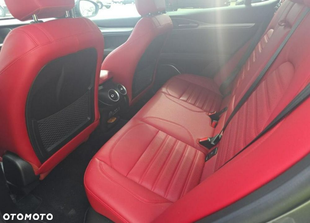 Alfa Romeo Stelvio 2.0 Turbo Veloce Q4 - 10