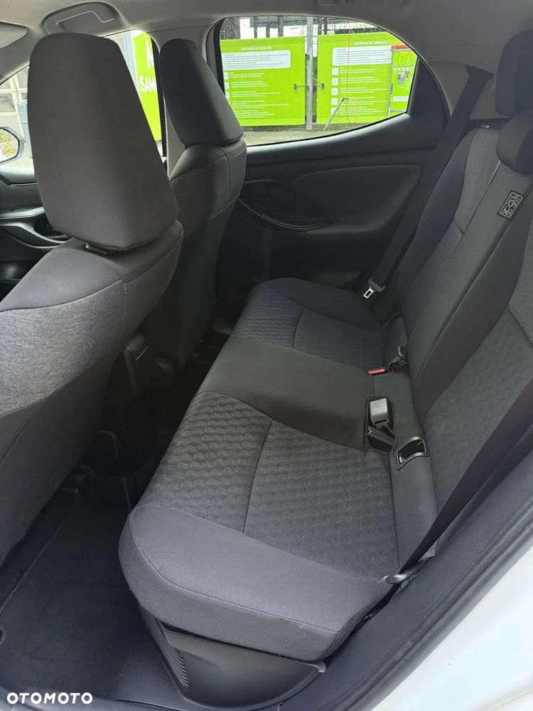 Toyota Yaris ver-hybrid-1-5-comfort - 14