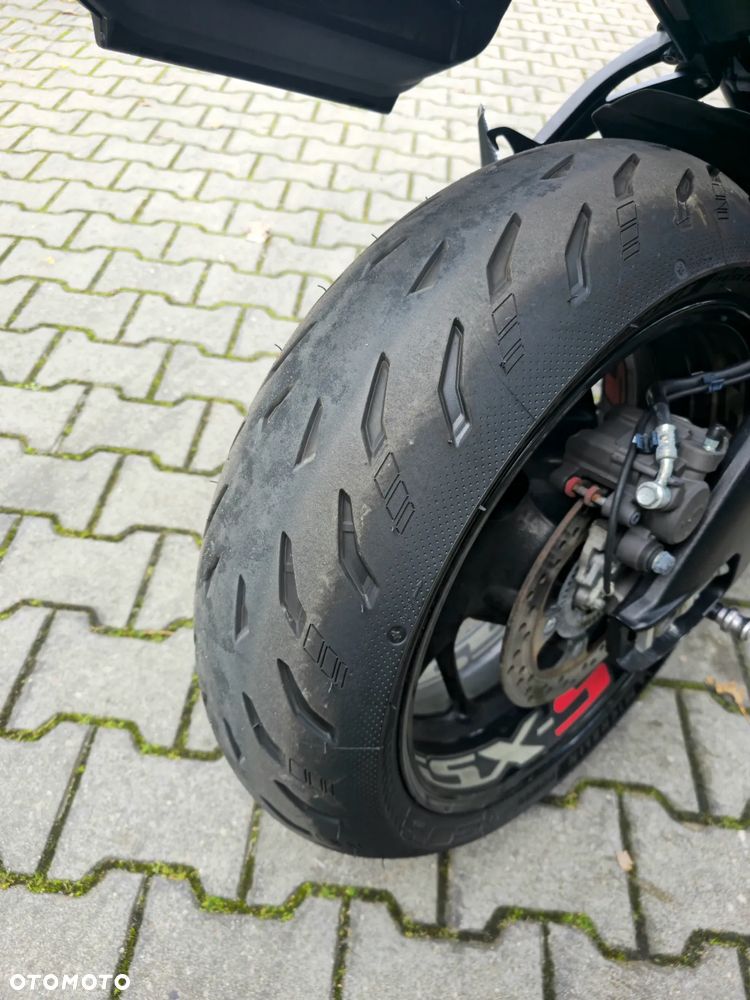 Suzuki GSX 1000 - 12