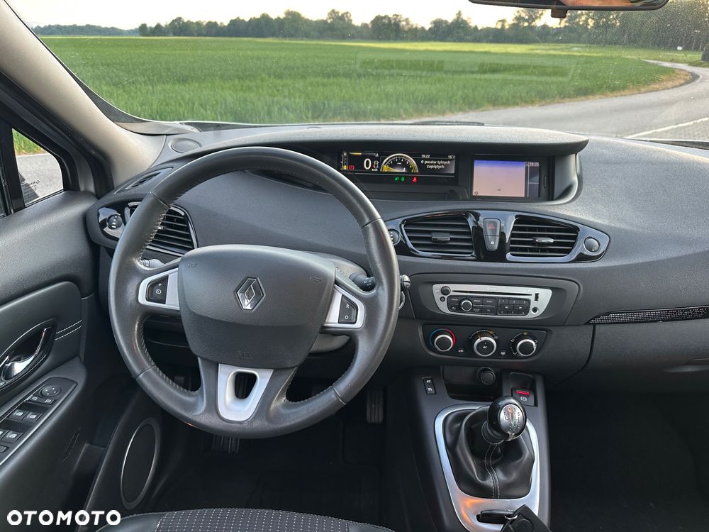 Renault Scenic 1.6 16V 110 Dynamique - 22
