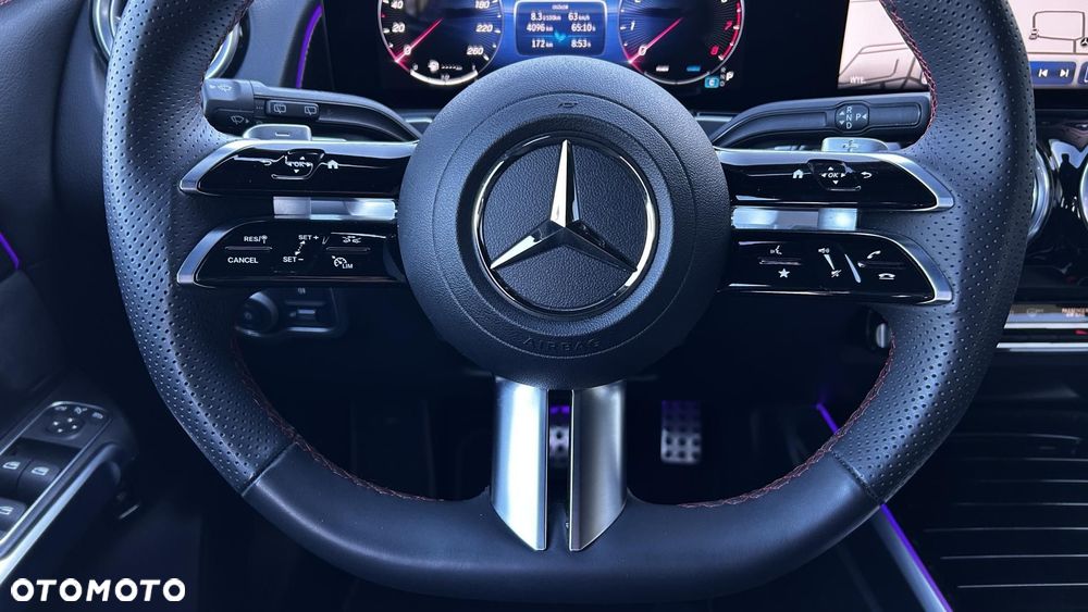 Mercedes-Benz GLB - 14