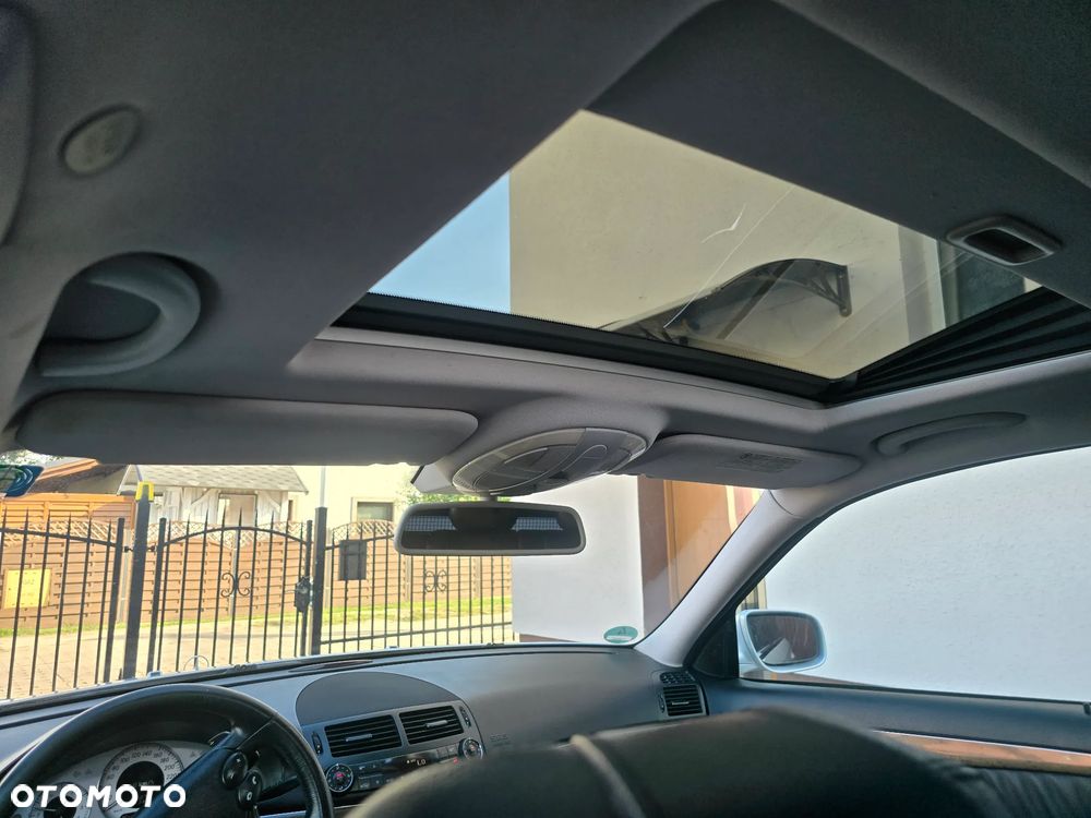 Mercedes-Benz Klasa E 320 CDI 7G-TRONIC Avantgarde DPF - 23