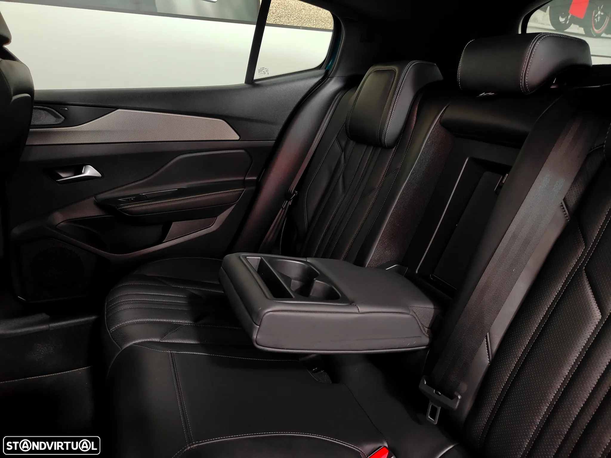 Peugeot 408 1.6 Hybrid GT e-EAT8 - 34