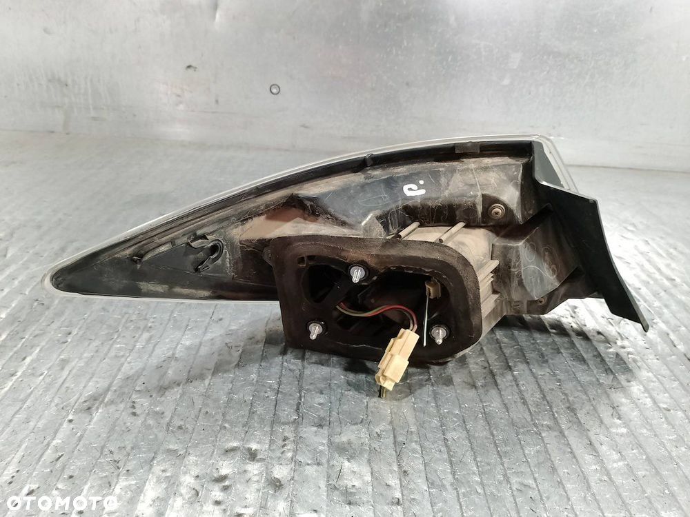 LAMPA TYLNA PRAWA MAZDA 6  GS1F-51150 220-41055 HATCHBACK - 5