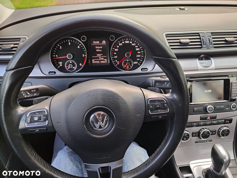 Volkswagen Passat 2.0 TDI Comfortline DSG - 12