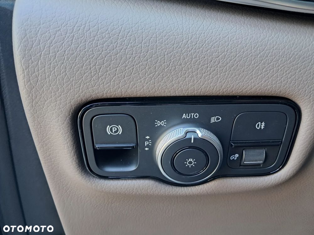 Mercedes-Benz Klasa V 300 d 4-Matic 9G-Tronic Exclusive (d³ugi) - 11