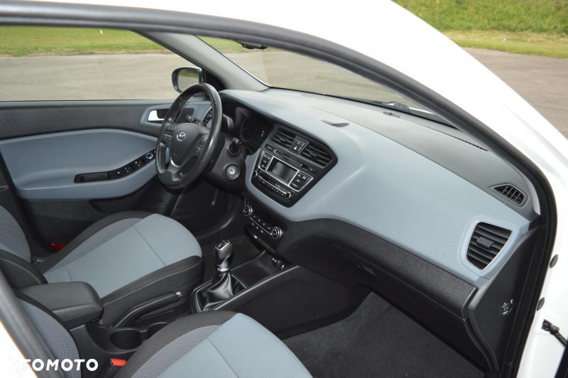 Hyundai i20 - 17