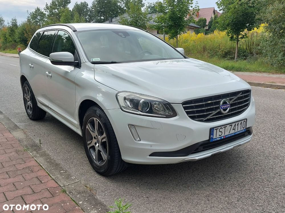Volvo XC 60 D4 AWD Momentum - 4