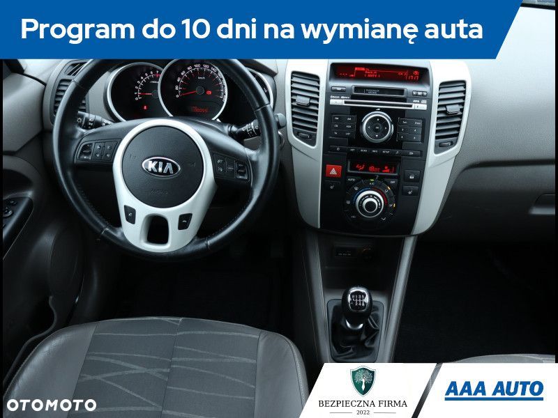 Kia Venga - 8