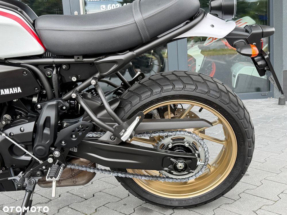 Yamaha XSR - 32