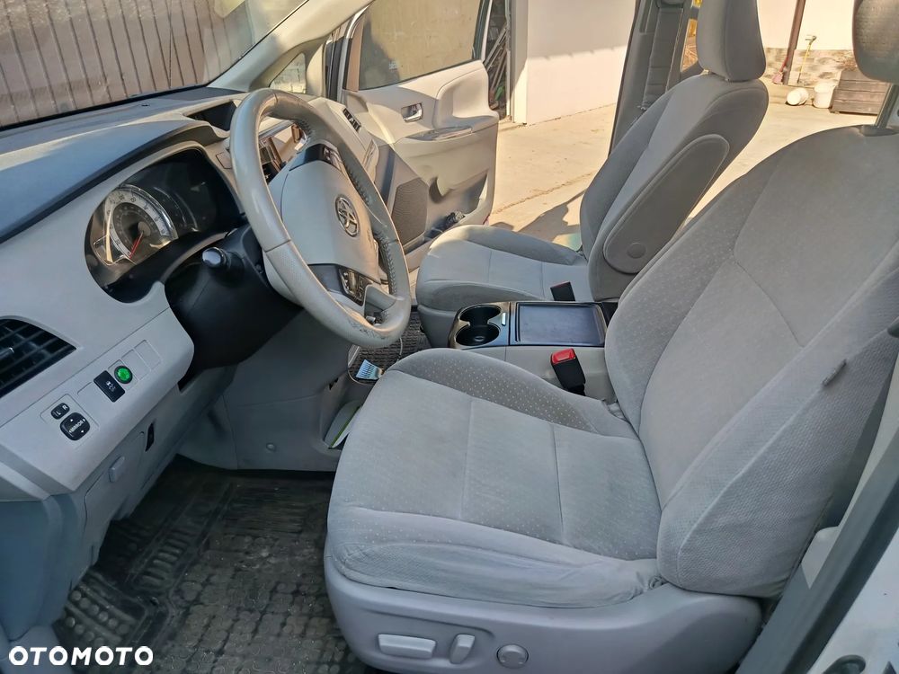 Toyota Sienna 3.5 V6 SE - 3