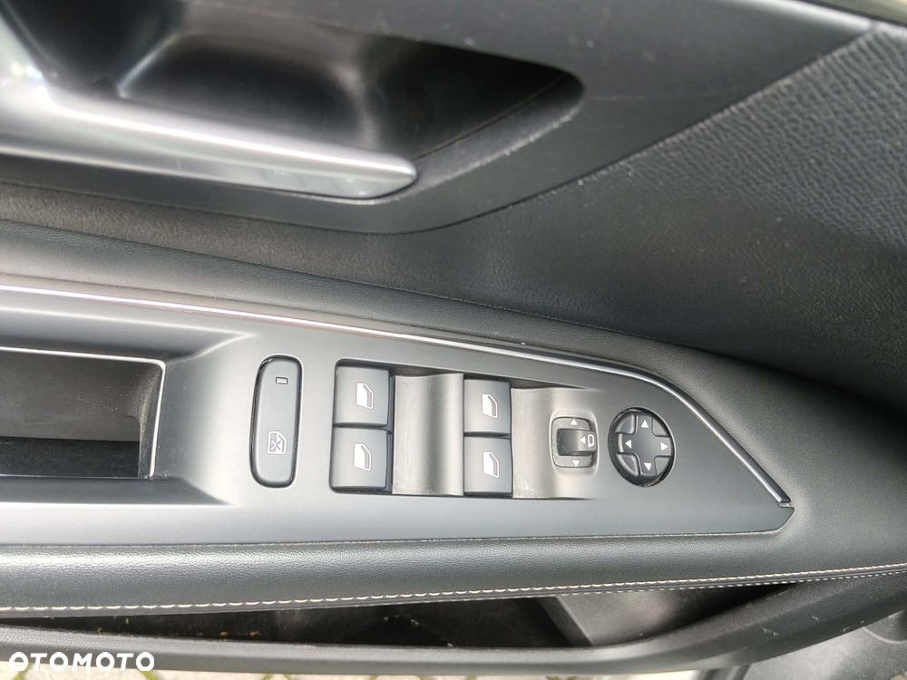 Peugeot 3008 1.6 PureTech GT S&S EAT8 - 27