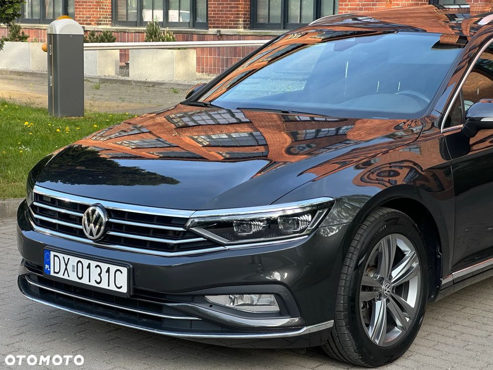 Volkswagen Passat 1.6 TDI SCR DSG Conceptline - 1
