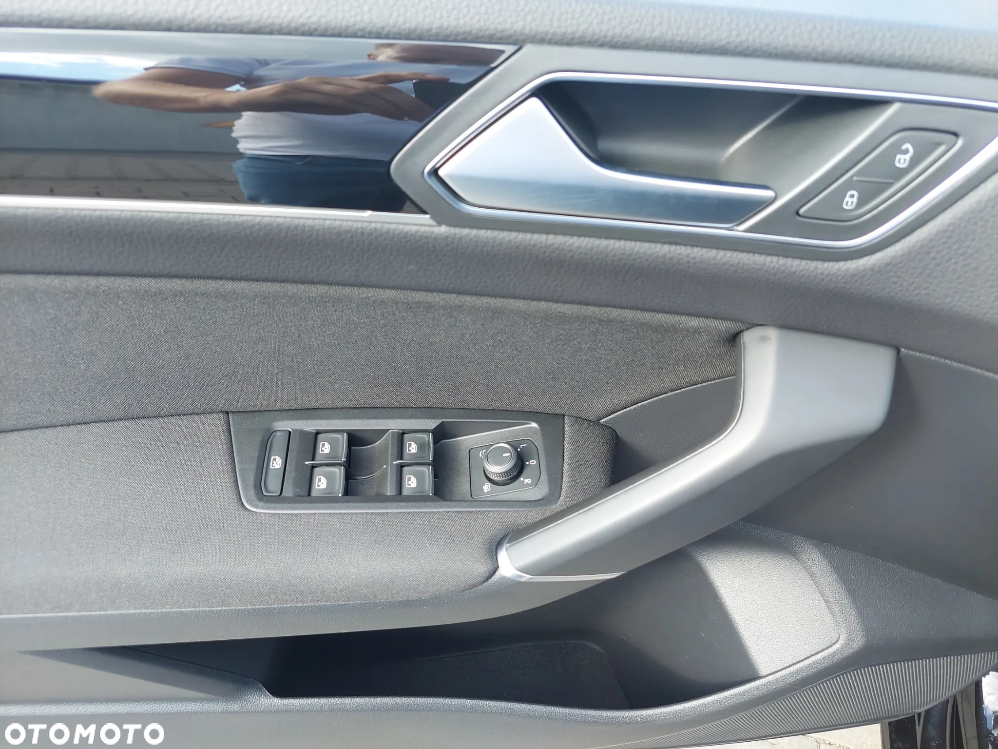 Volkswagen Touran 1.5 TSI EVO Highline - 23