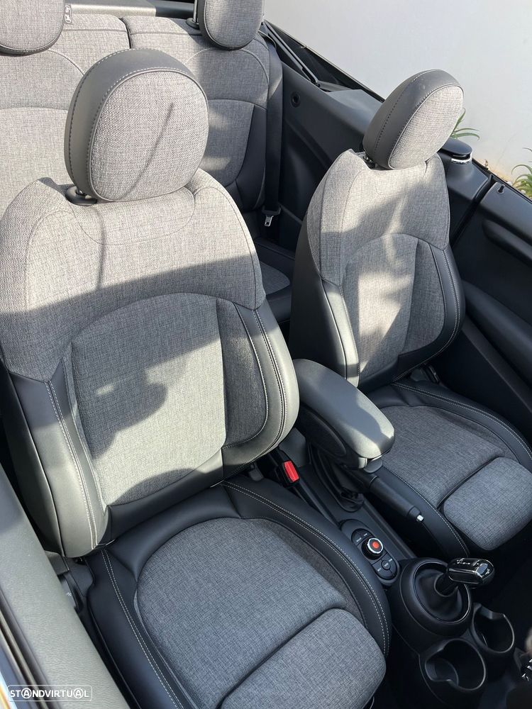 MINI Cabrio Cooper Auto. Sidewalk - 14