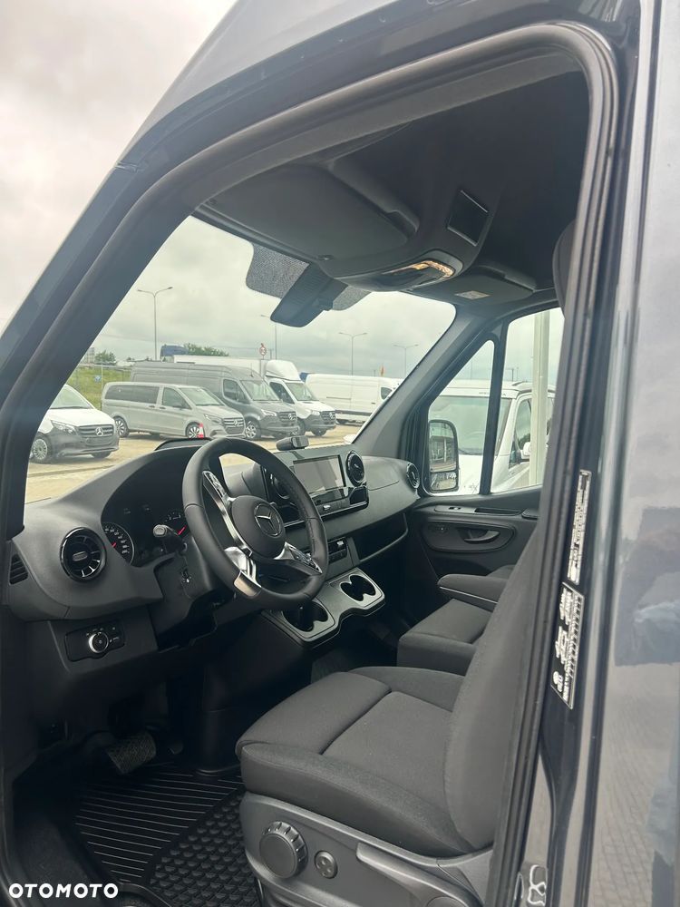 Mercedes-Benz Sprinter - 10