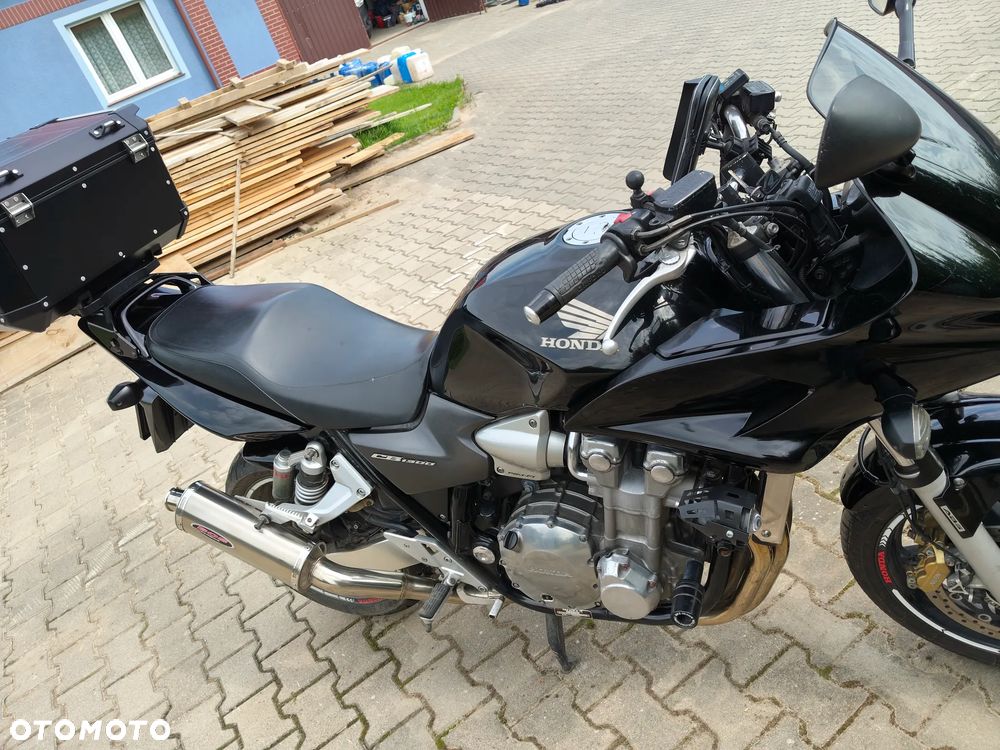 Honda CB - 12