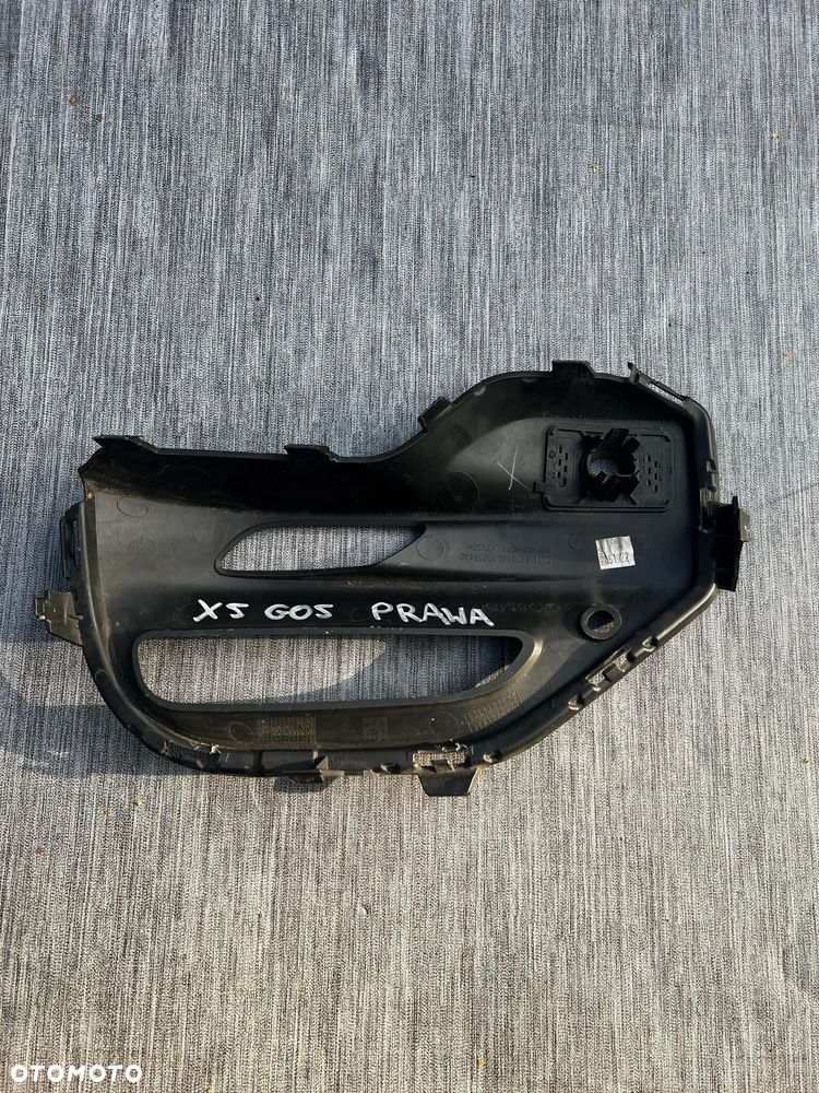 BMW G05 X5 Kratka Zderzaka Prawy Przód 5111 8073440 105034 - 3