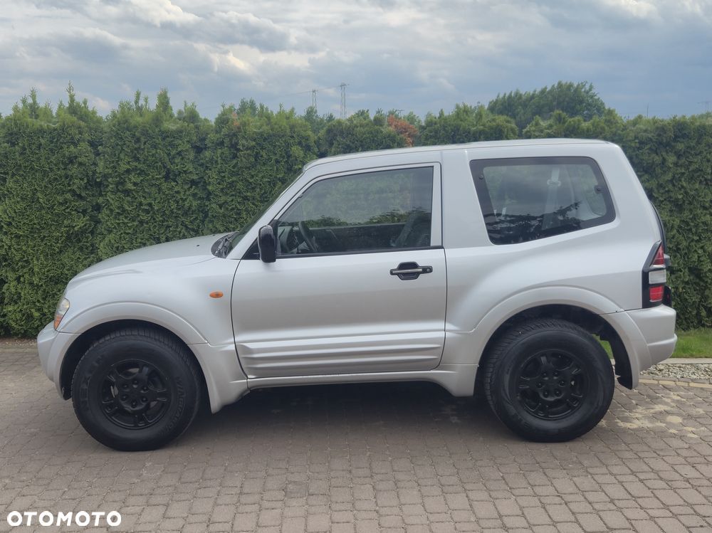 Mitsubishi Pajero - 1