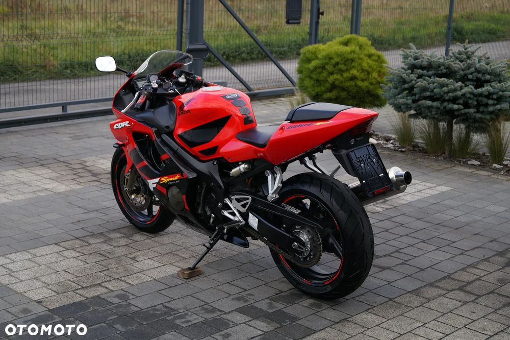 Honda CBR - 9