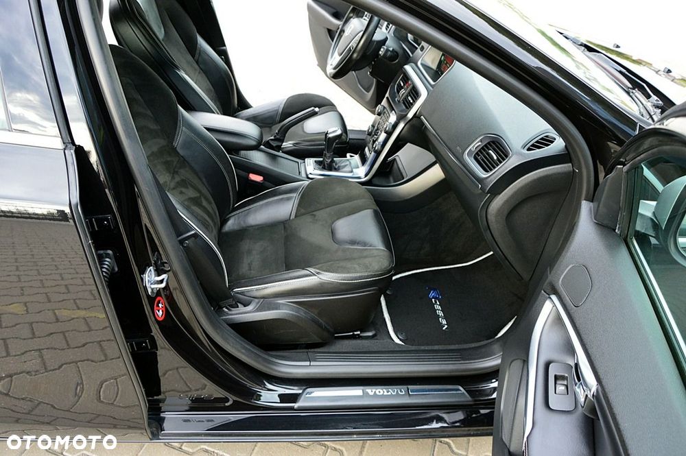 Volvo V40 D2 Drive-E R-Design Kinetic - 26