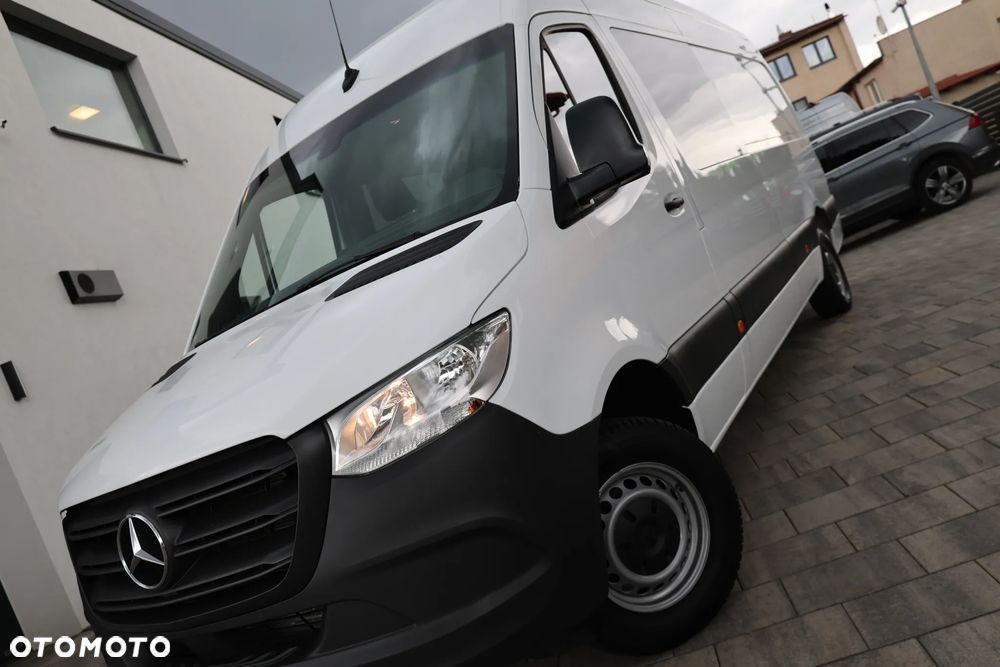 Mercedes-Benz Sprinter - 9