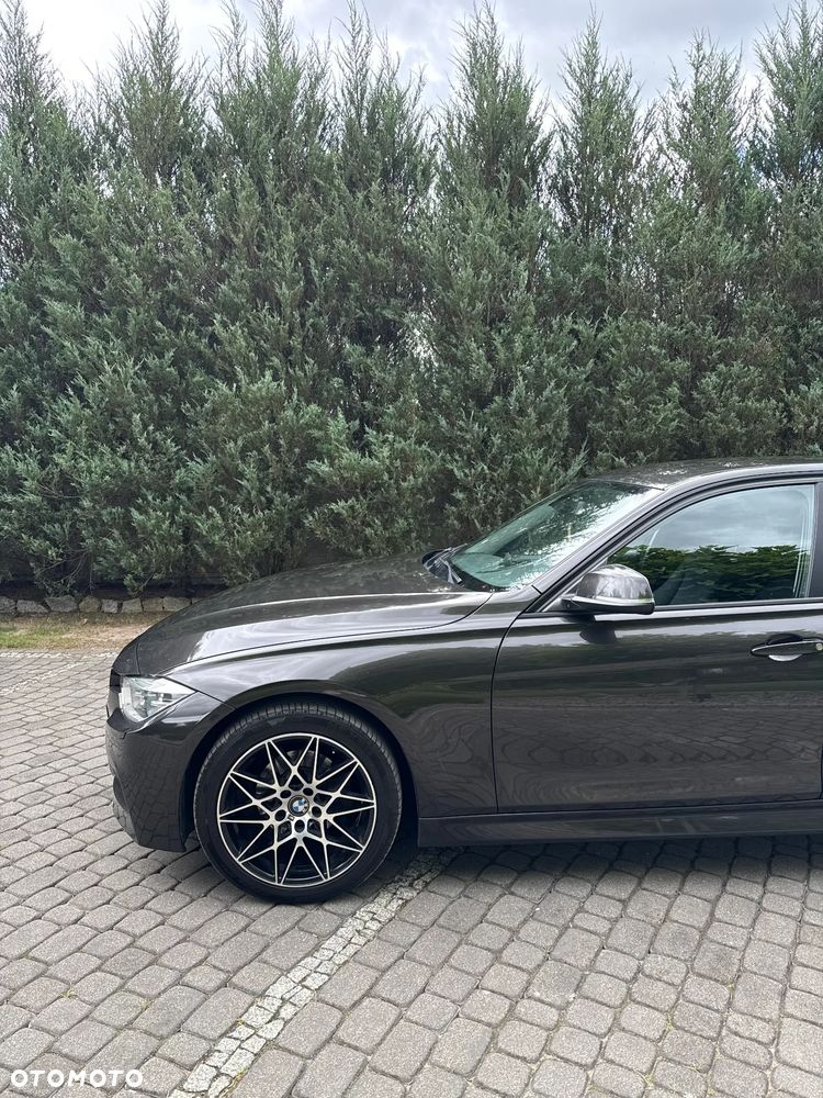 BMW Seria 3 316d M Sport - 14