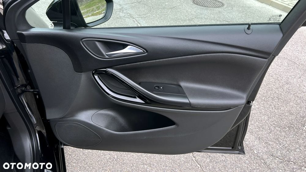 Opel Astra 1.6 CDTI Cosmo - 29