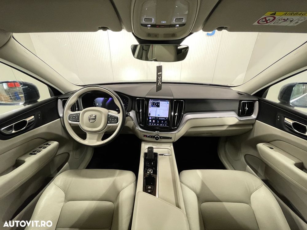 Volvo XC 60 B4 MHEV AT8 AWD Momentum - 8