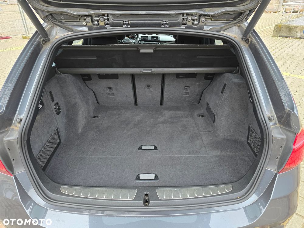 BMW Seria 3 318i Edition M Sport Shadow - 13