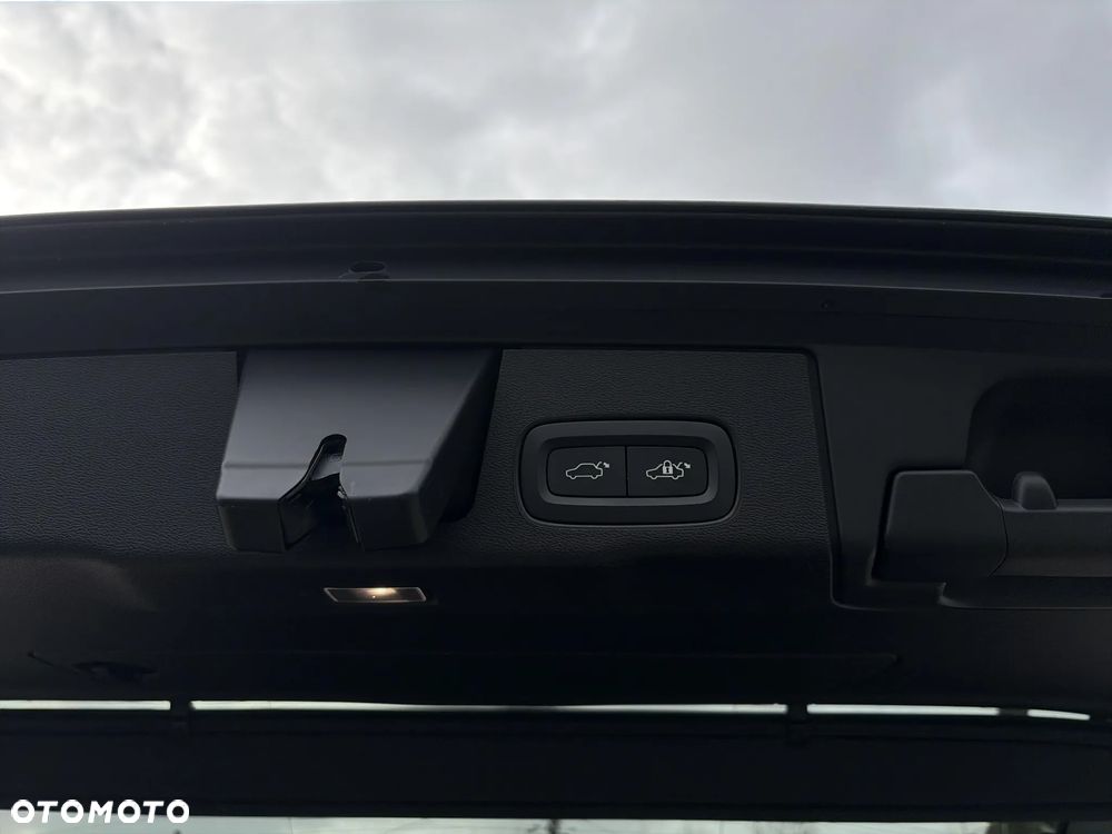 Volvo XC 60 B4 B Plus Bright - 27