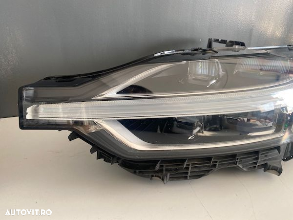 Far stanga MID LED FULL LED VOLVO XC60 2018+ 31420411 32133553 - 3