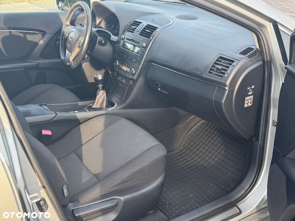 Toyota Avensis 2.0 D-4D Platinium - 19
