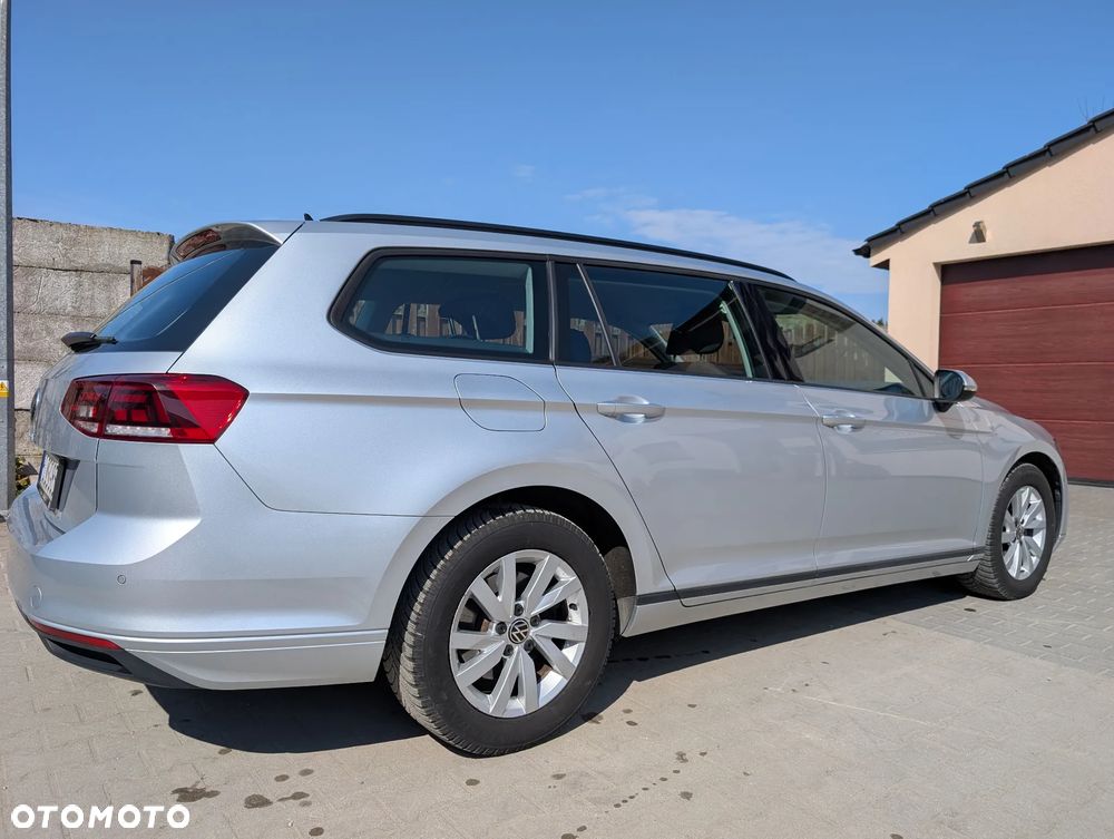 Volkswagen Passat - 11