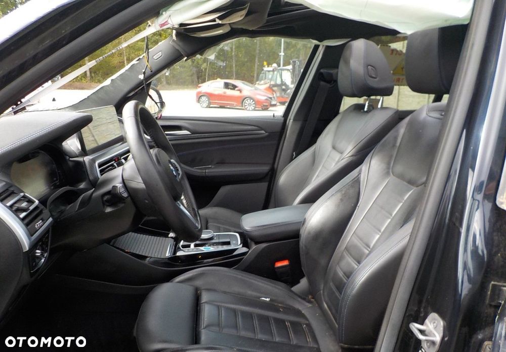 BMW iX3 - 25